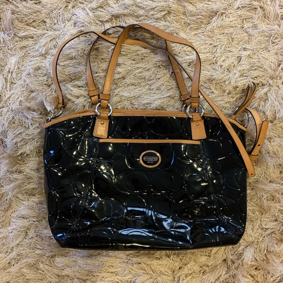 Coach Handbags - Coach Patent Leather Shoulder Bag